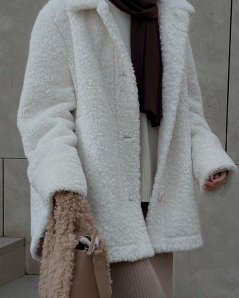 چگونه کت تدی اورسایز را شیک ست کنیم تا حجیم به نظر نرسیم؟