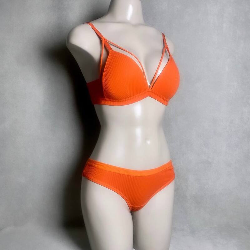 ست شورت و سوتین ایزابلا